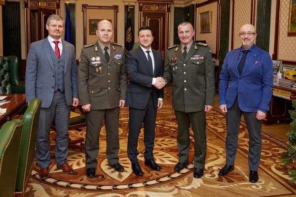 "Президент України викликав мене перед Новим роком і призначив командувачем Сил територіальної оборони", - каже Юрій Галушкін
